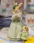 Lady coniglietta con baby coniglietto