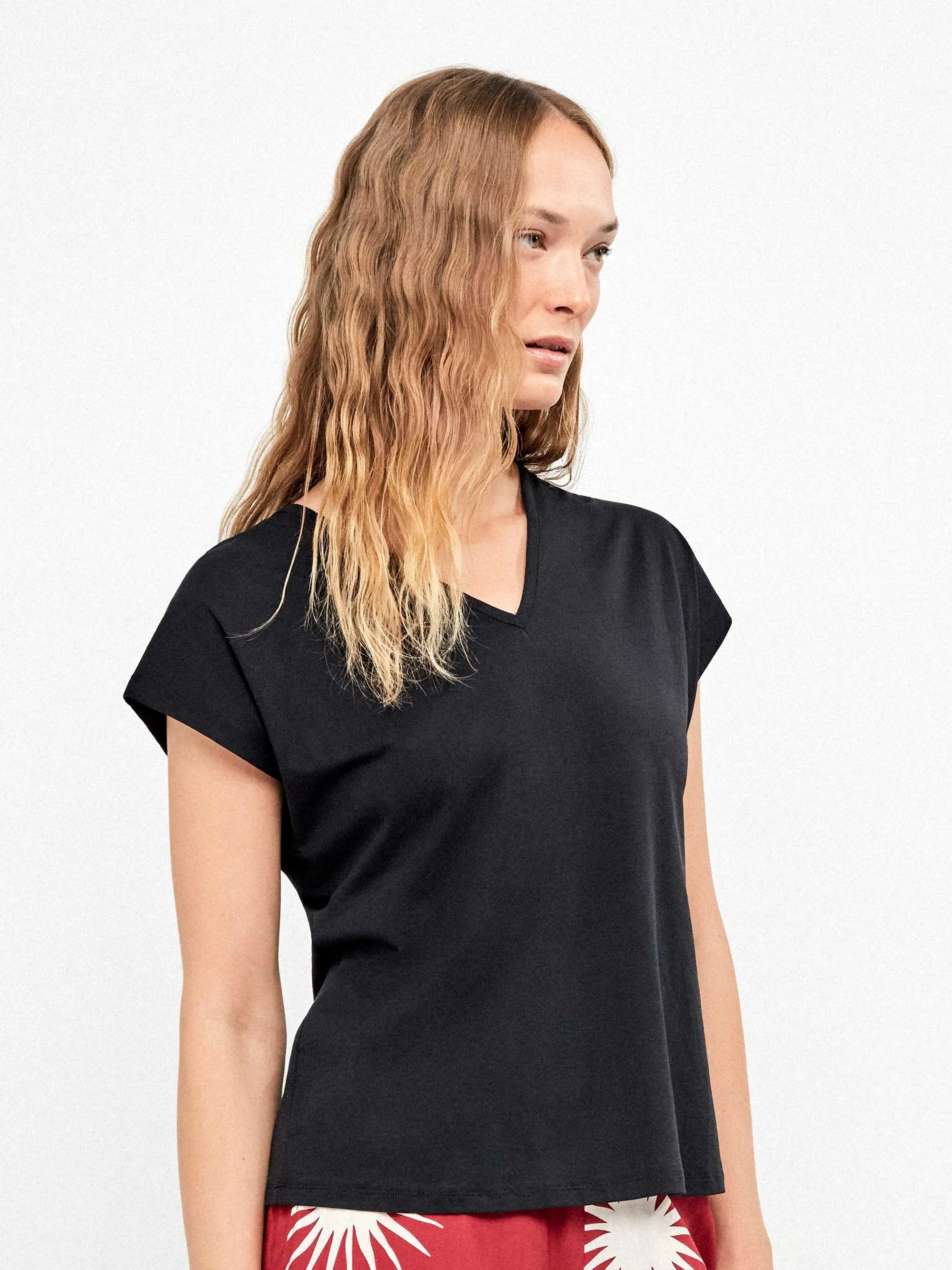 T-shirt basic scollo v Freschissima