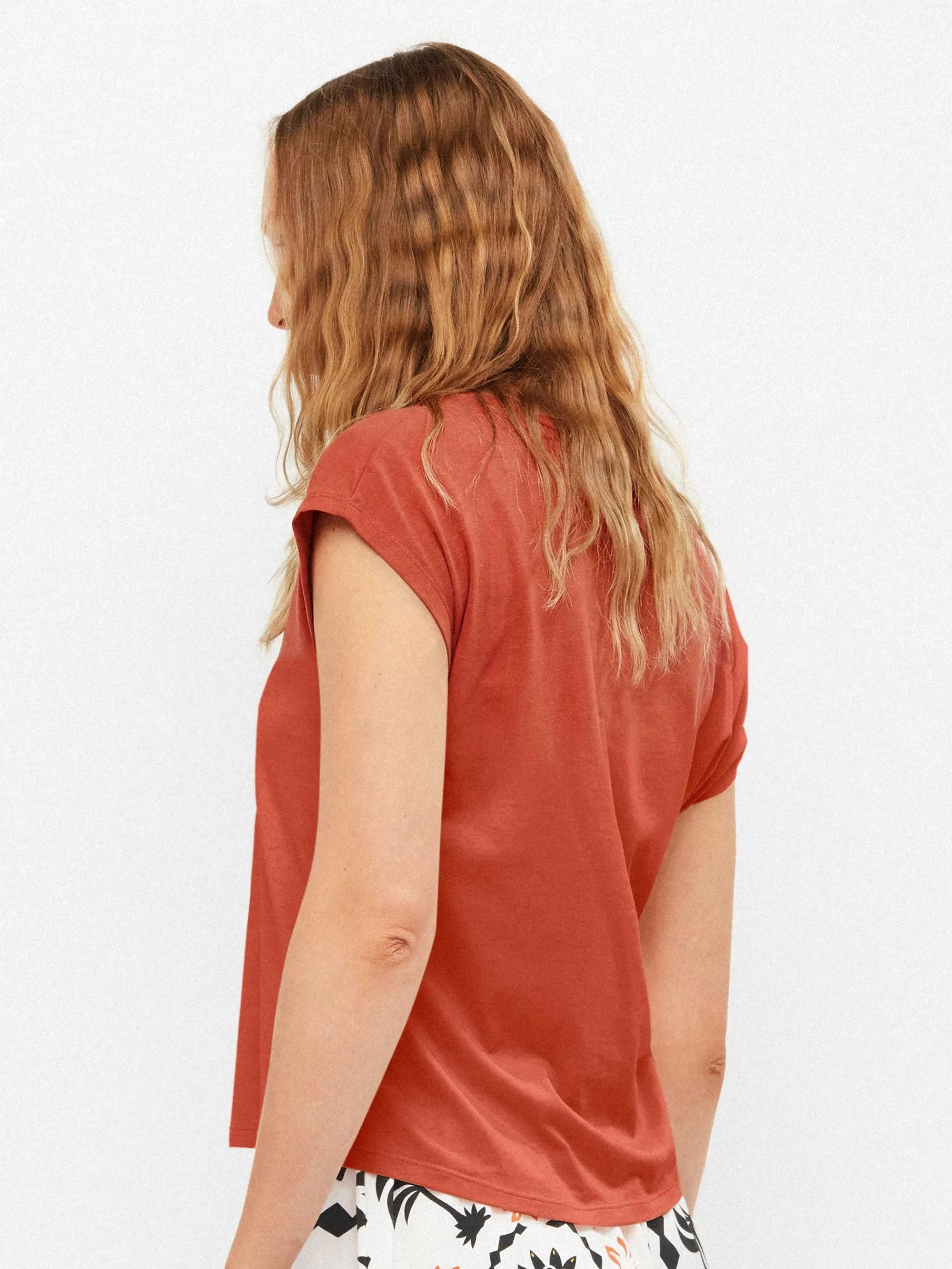 T-shirt basic scollo v Freschissima Ruggine