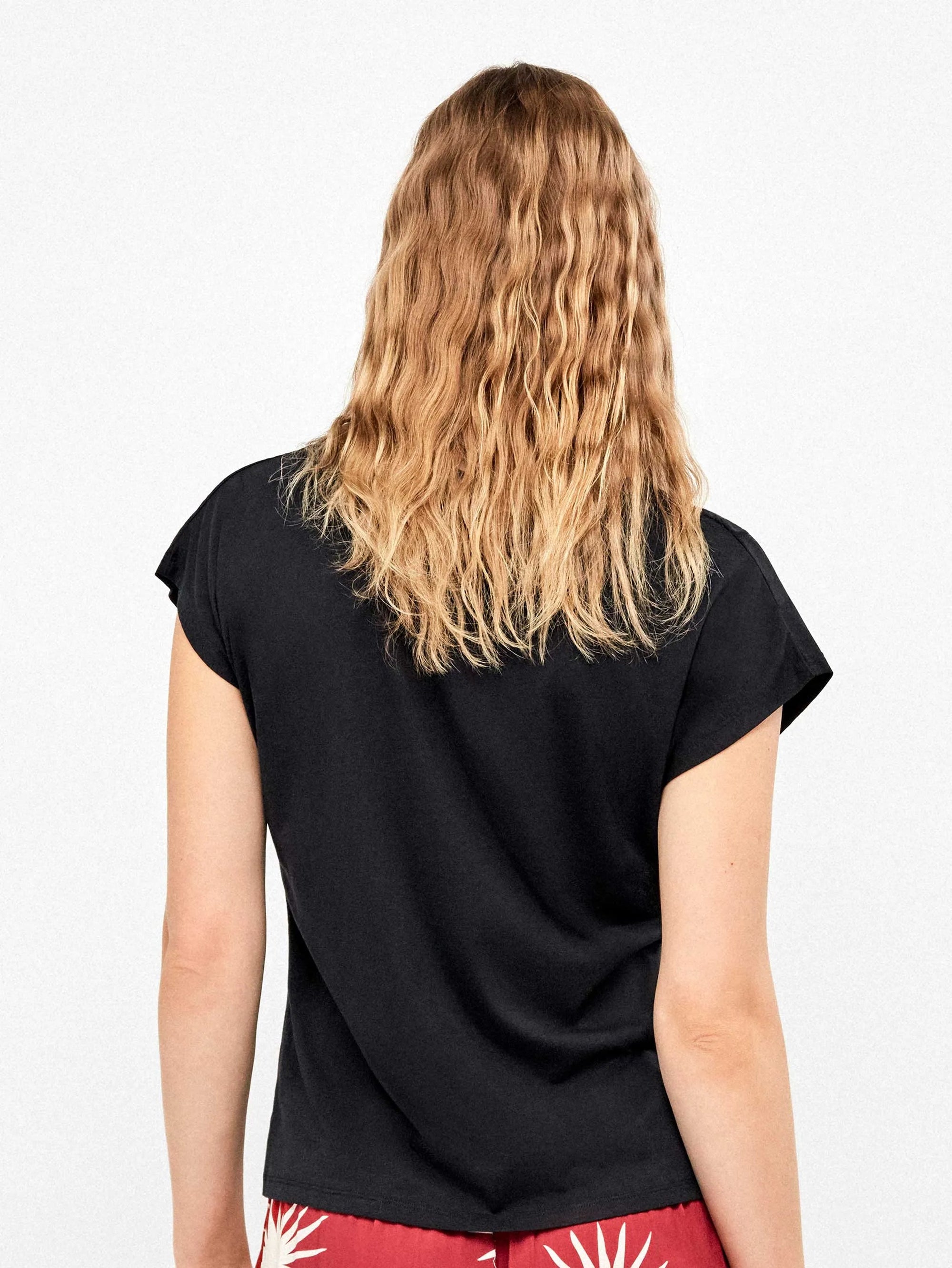 T-shirt basic scollo v Freschissima