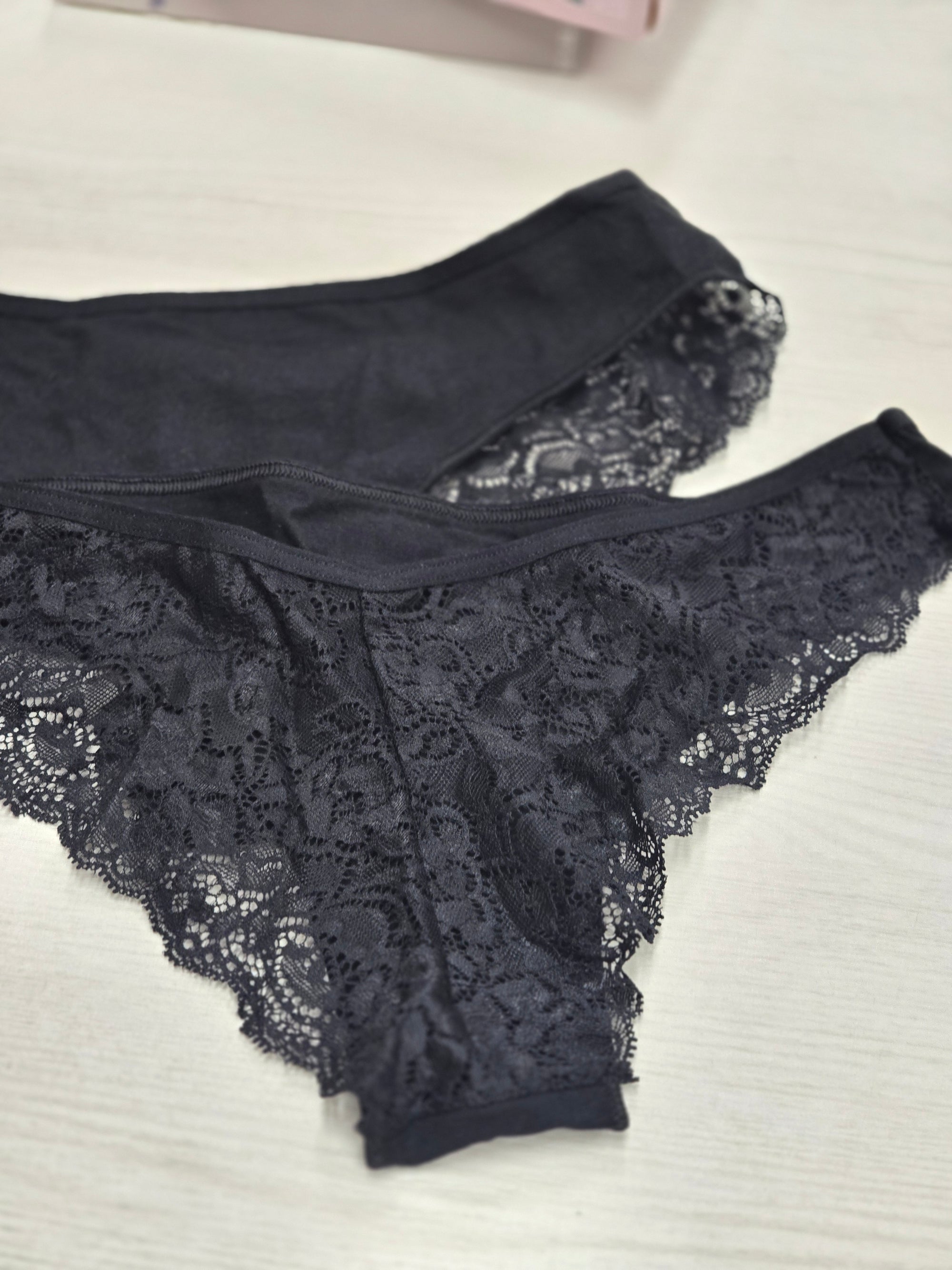 N.2 Brasiliane in cotone con pizzo sul retro chic