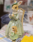 Lady coniglietta con baby coniglietto