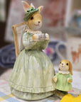 Lady coniglietta con baby coniglietto